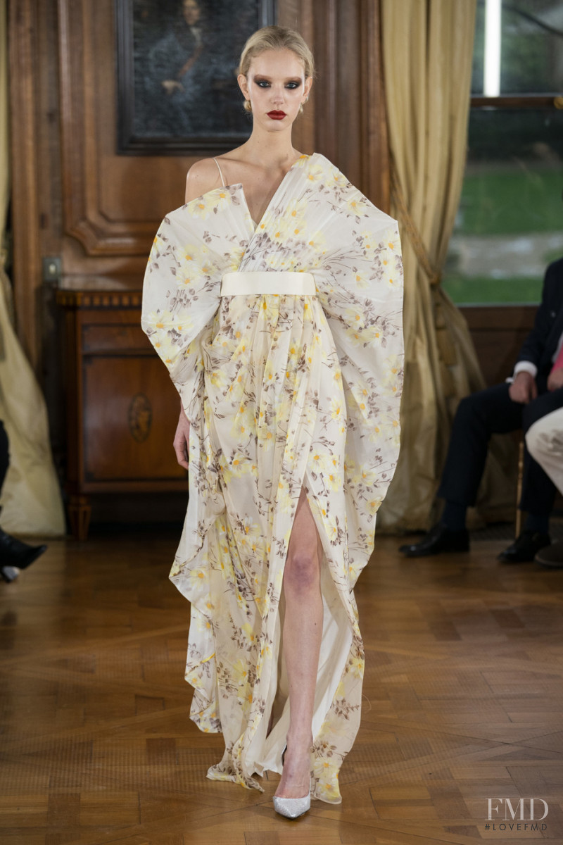 Jessie Bloemendaal featured in  the Ronald van der Kemp fashion show for Spring/Summer 2019