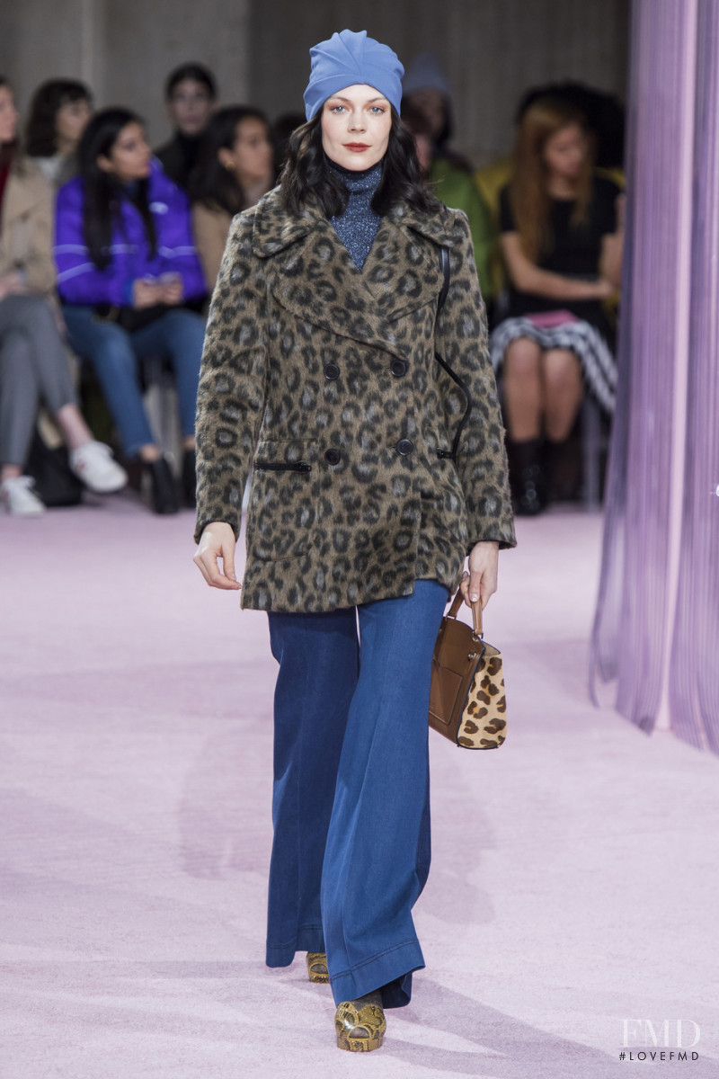 Kinga Rajzak featured in  the Kate Spade New York fashion show for Autumn/Winter 2019