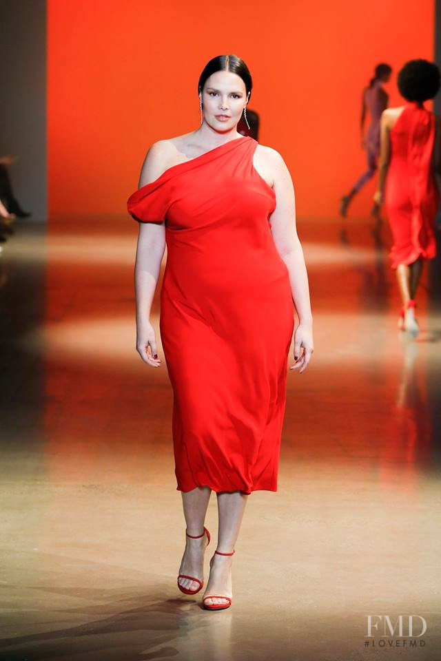 Candice Huffine featured in  the Cushnie Et Ochs fashion show for Autumn/Winter 2019
