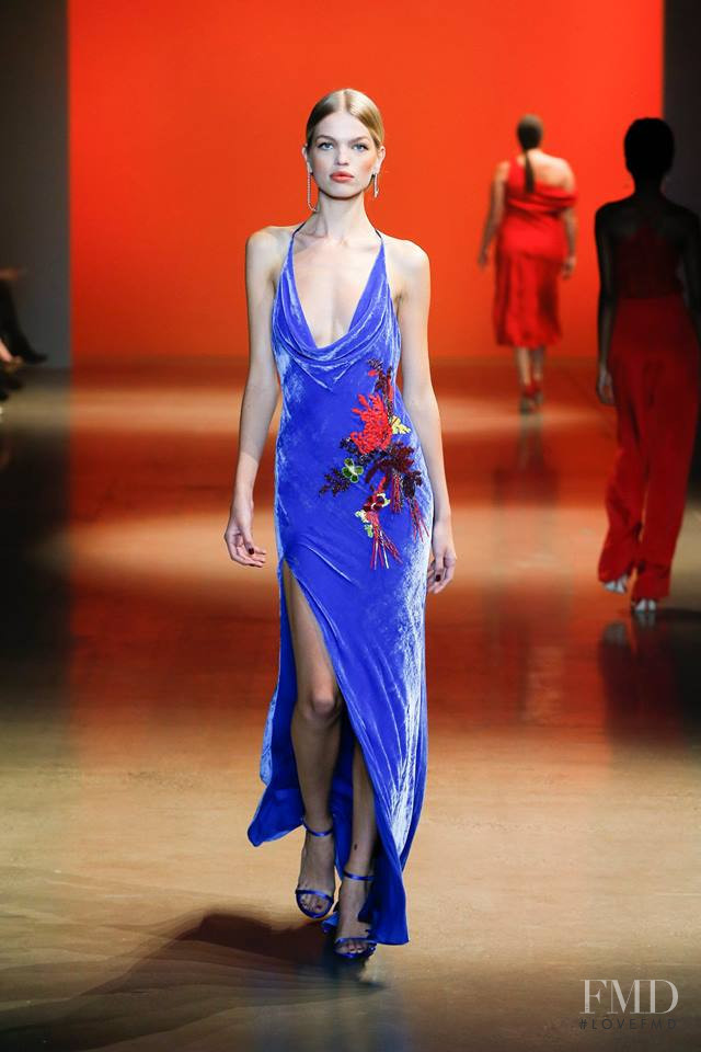 Daphne Groeneveld featured in  the Cushnie Et Ochs fashion show for Autumn/Winter 2019