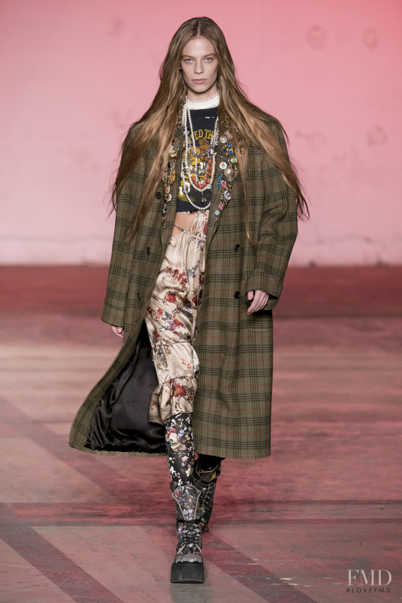 Lexi Boling featured in  the R13 fashion show for Autumn/Winter 2019