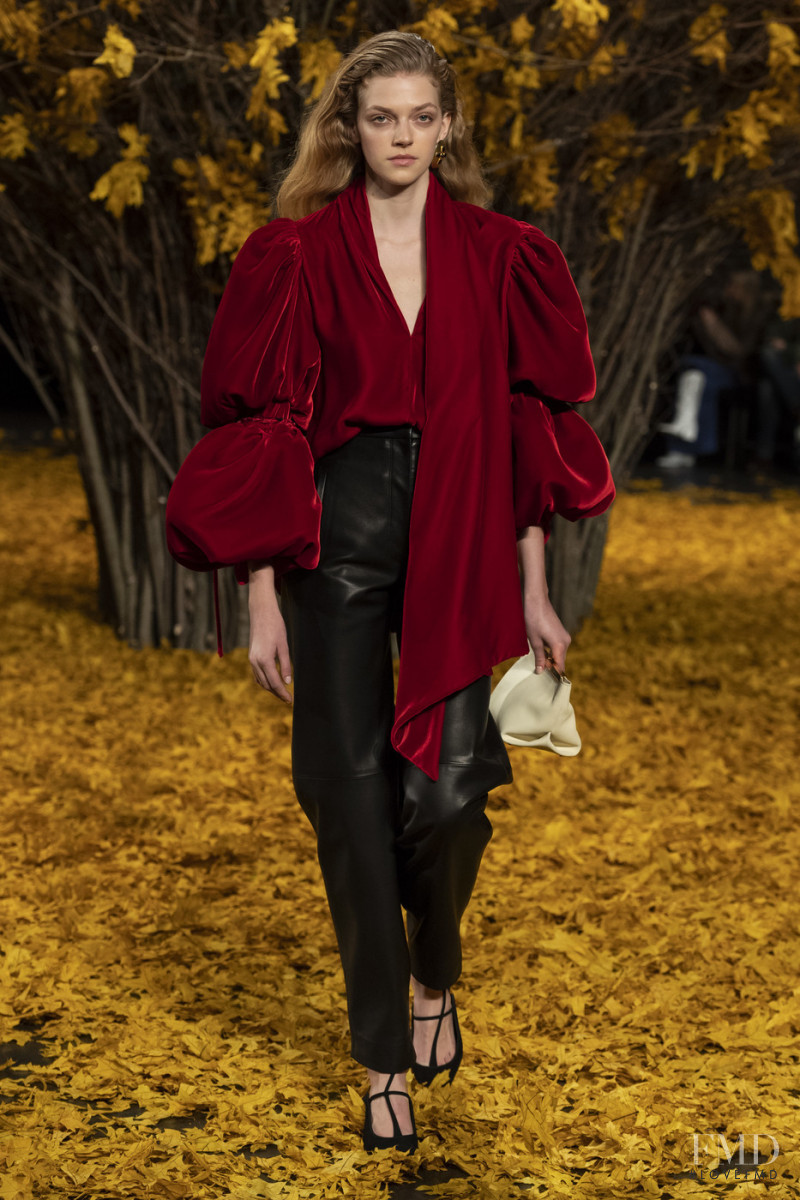 Eliza Kallmann featured in  the Khaite fashion show for Autumn/Winter 2019