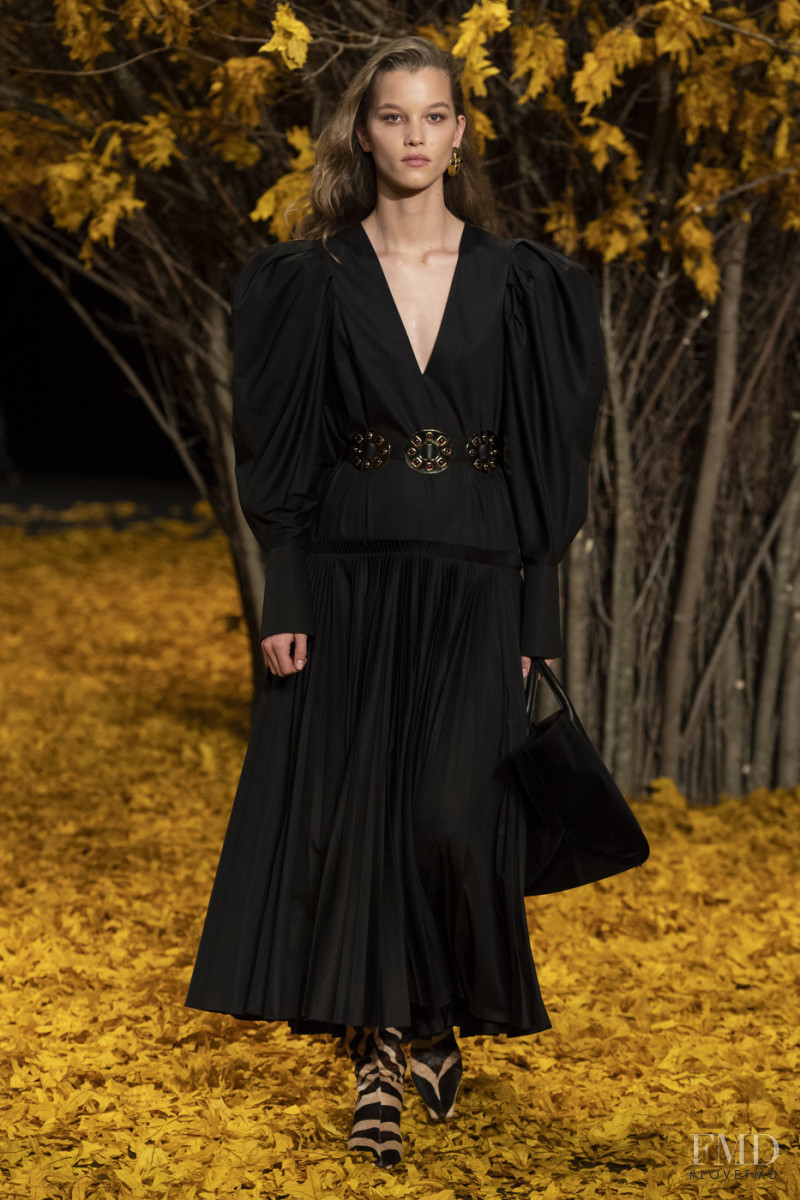 Laurijn Bijnen featured in  the Khaite fashion show for Autumn/Winter 2019
