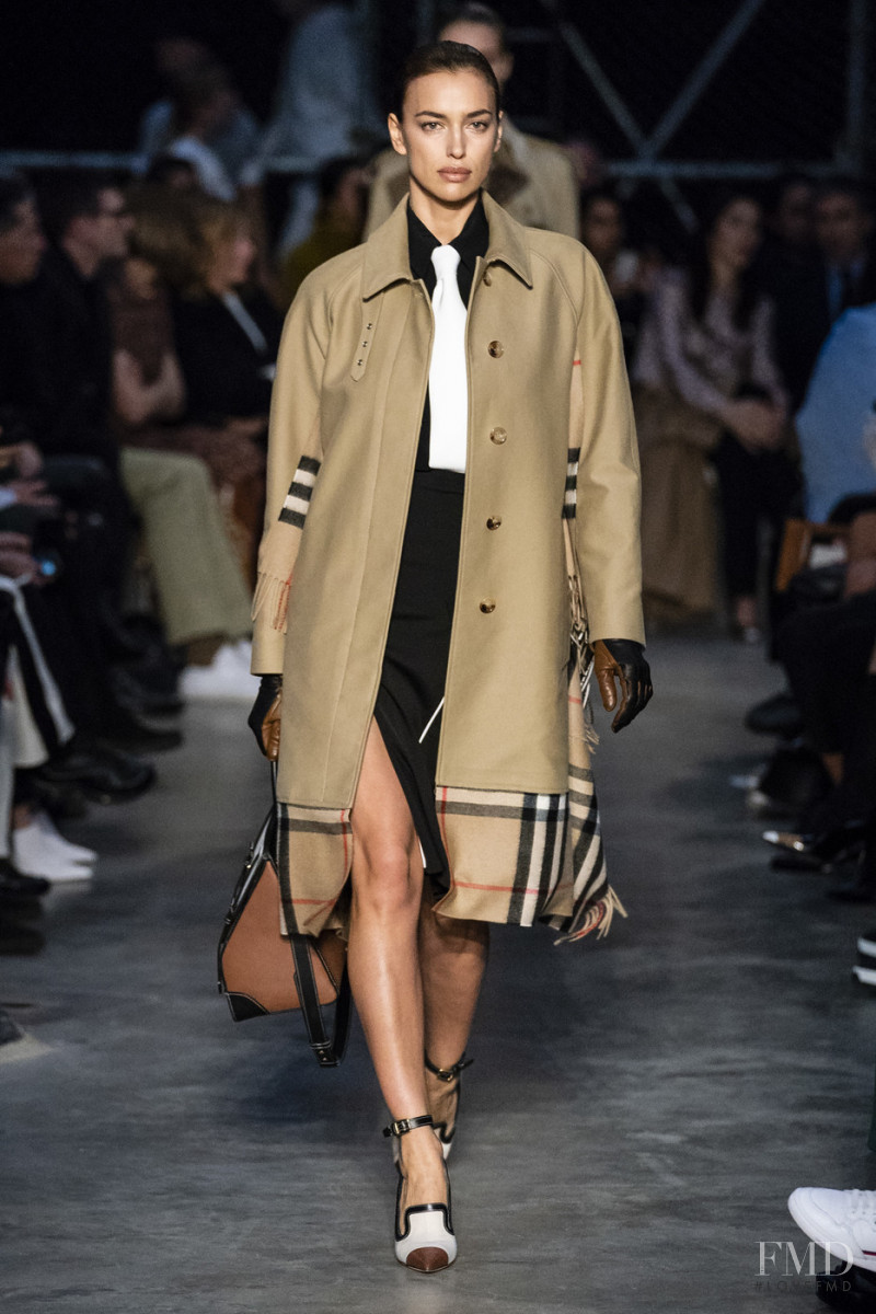 Irina Shayk featured in  the Burberry fashion show for Autumn/Winter 2019