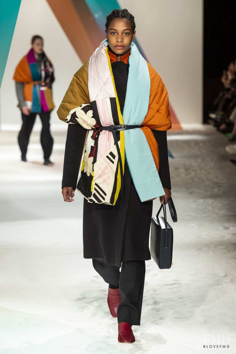 Karly Loyce featured in  the Roksanda Ilincic fashion show for Autumn/Winter 2019