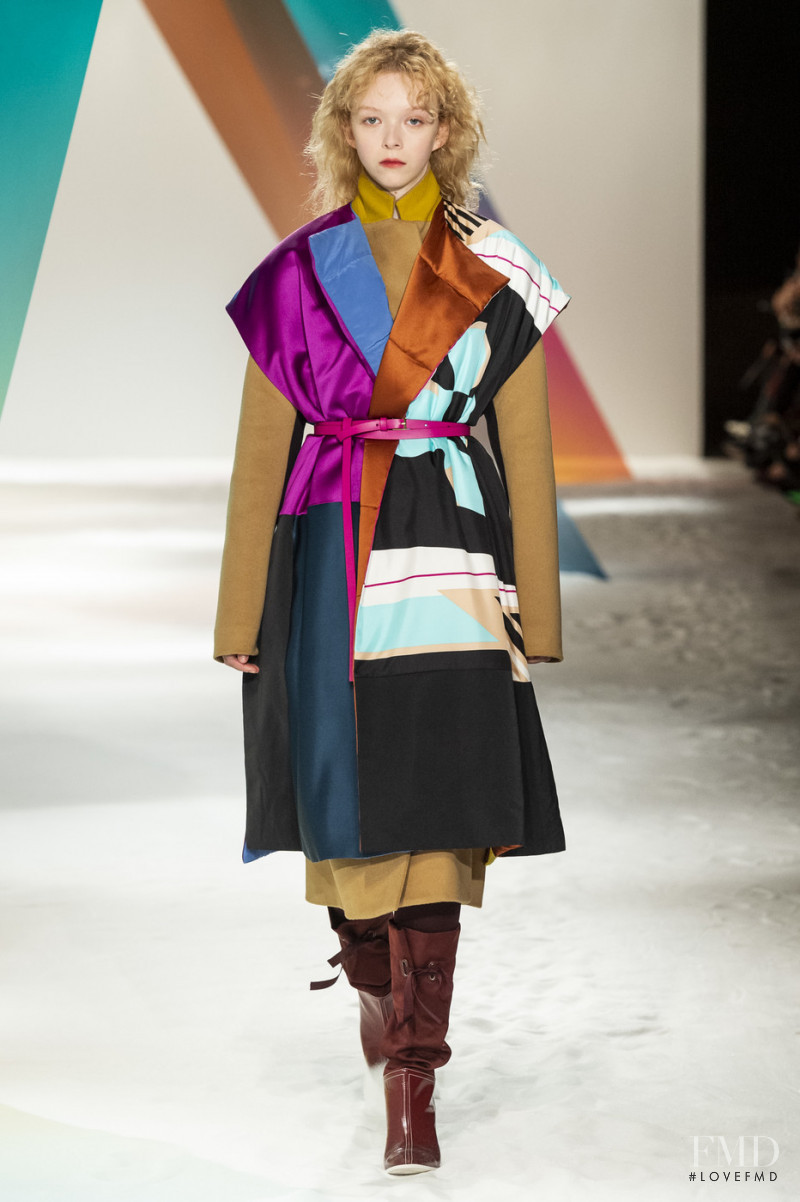 Lily Nova featured in  the Roksanda Ilincic fashion show for Autumn/Winter 2019
