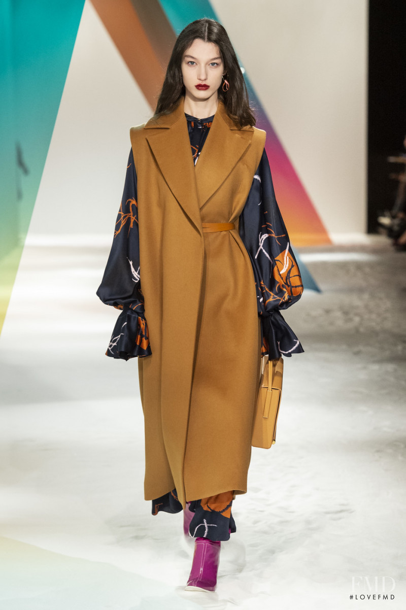 McKenna Hellam featured in  the Roksanda Ilincic fashion show for Autumn/Winter 2019