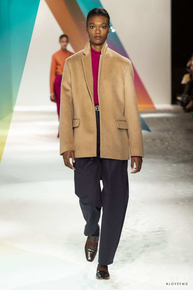 Naki Depass featured in  the Roksanda Ilincic fashion show for Autumn/Winter 2019