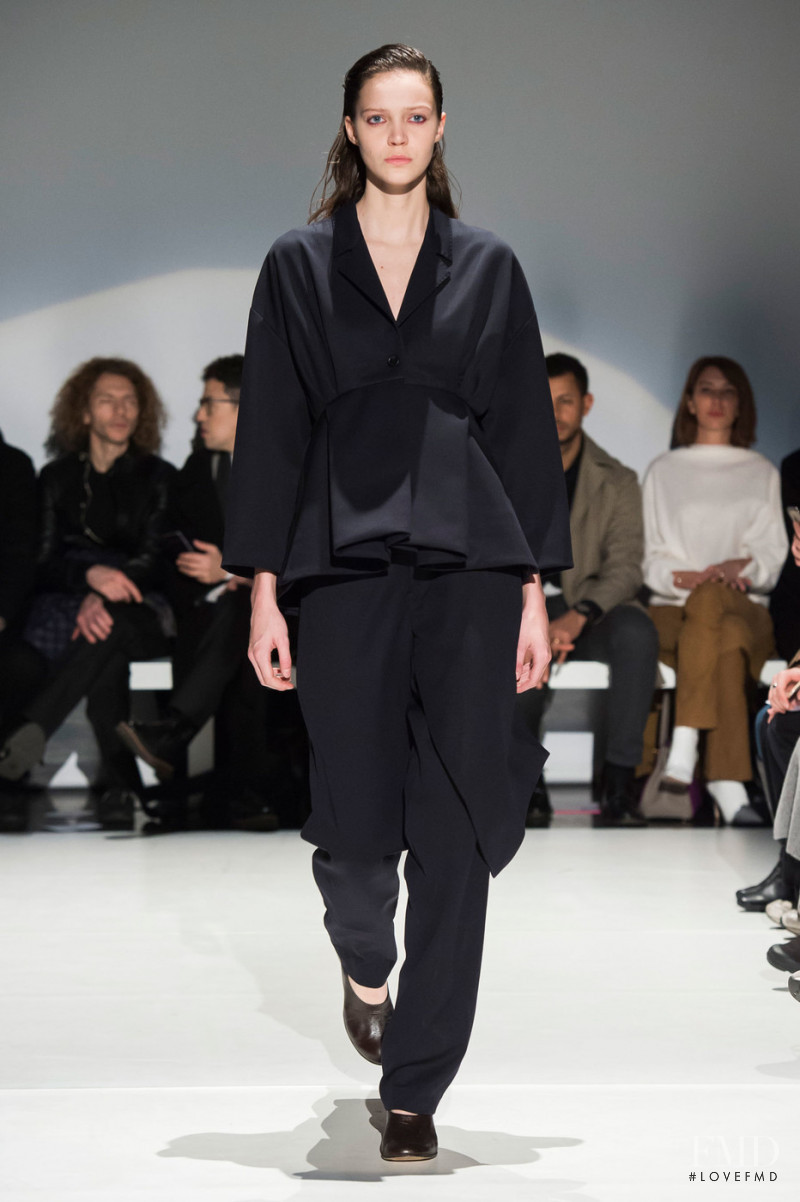 Hussein Chalayan fashion show for Autumn/Winter 2019