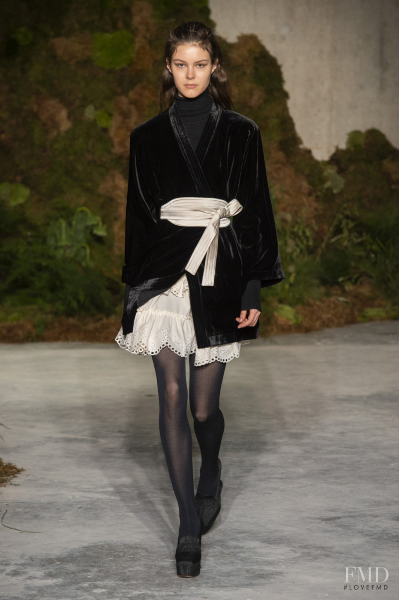 Irina Shnitman featured in  the Alexa Chung fashion show for Autumn/Winter 2019