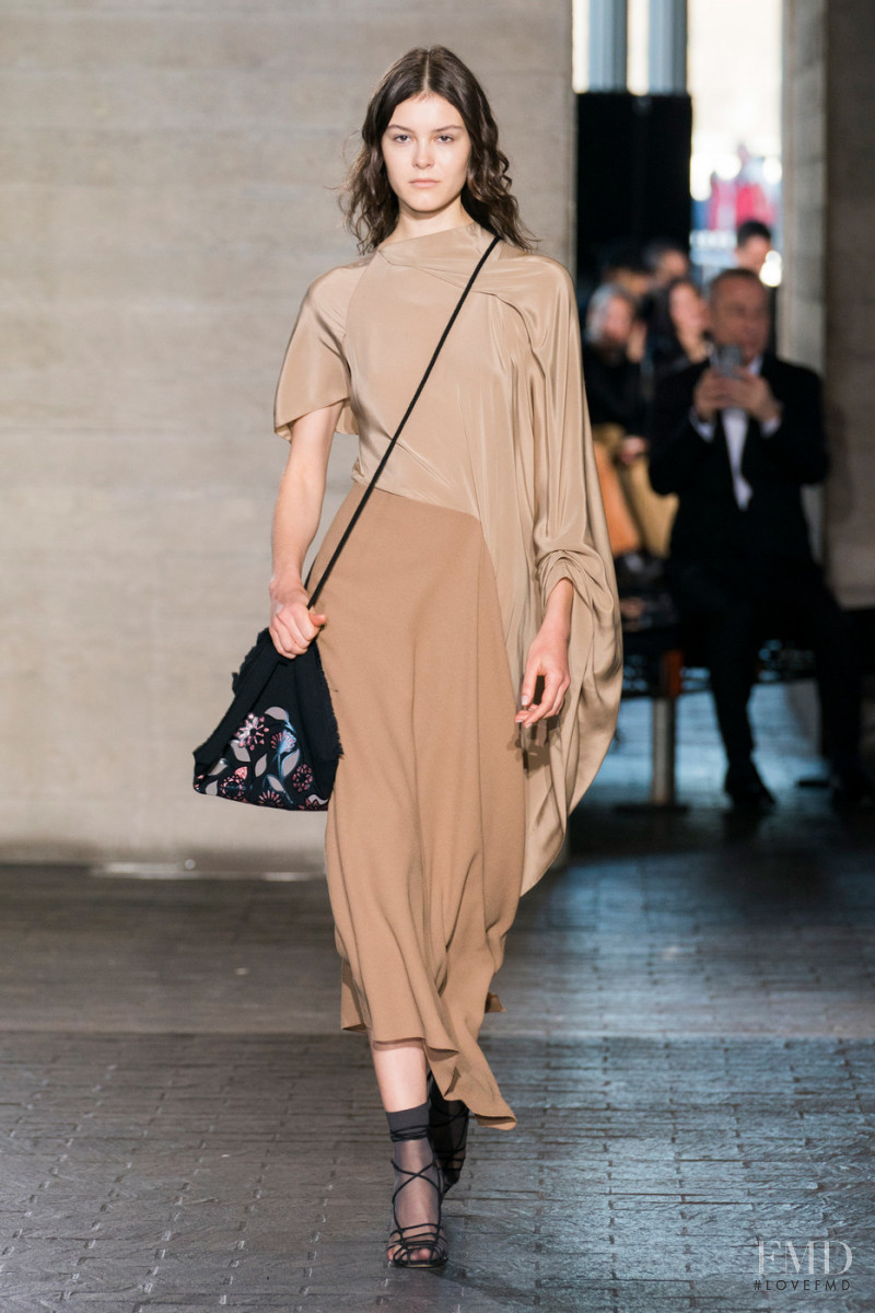 Irina Shnitman featured in  the Roland Mouret fashion show for Autumn/Winter 2019