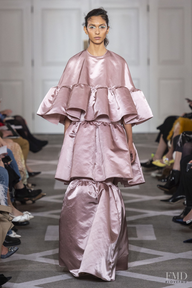 Huishan Zhang fashion show for Autumn/Winter 2019