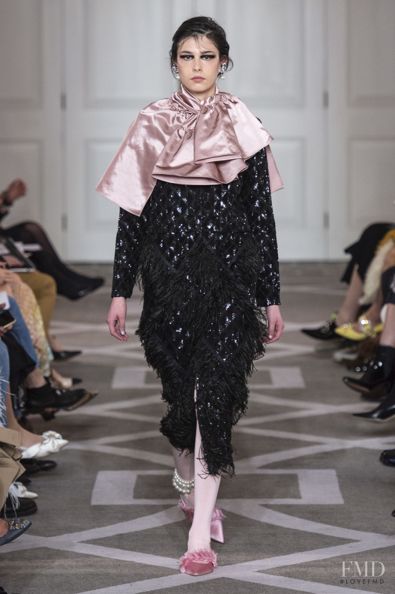 Huishan Zhang fashion show for Autumn/Winter 2019