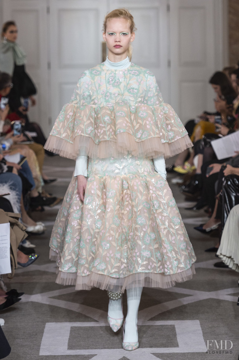 Huishan Zhang fashion show for Autumn/Winter 2019