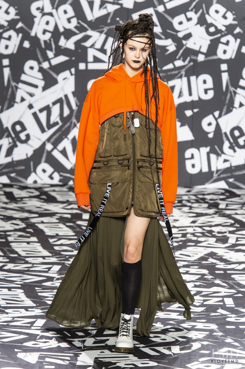 Irina Shnitman featured in  the Izzue fashion show for Autumn/Winter 2019