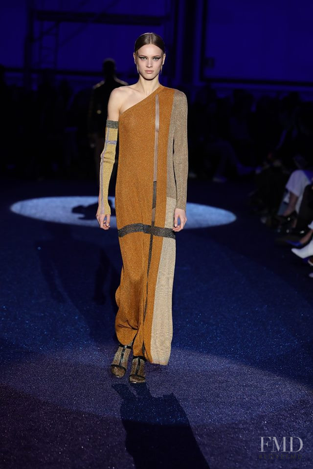 Sarah Dahl featured in  the Missoni fashion show for Autumn/Winter 2019
