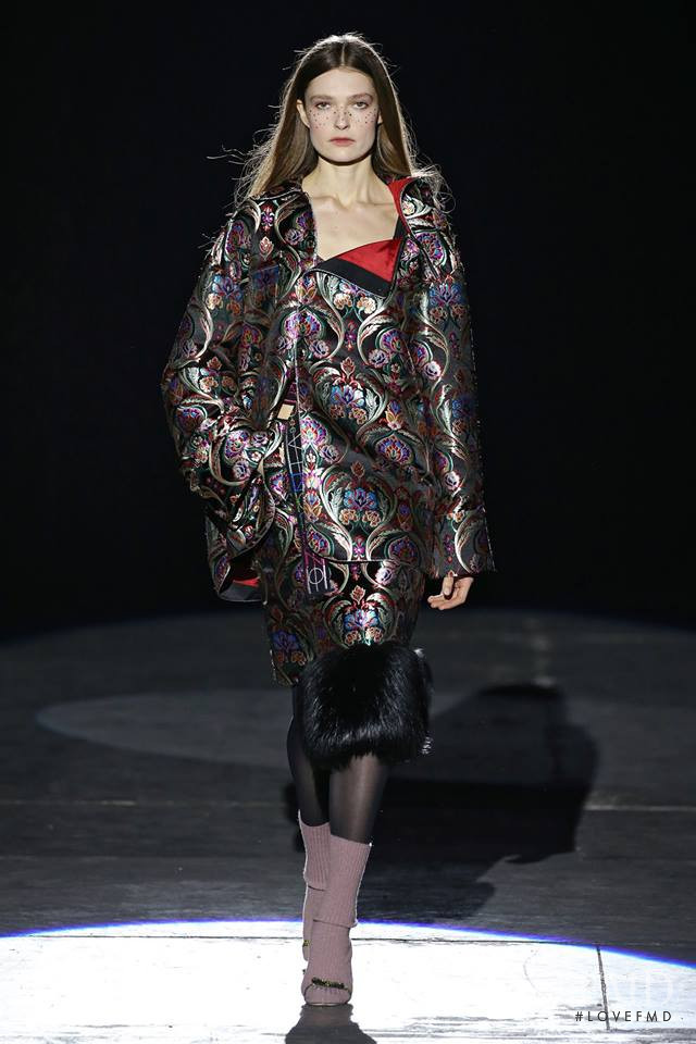 Laura Schoenmakers featured in  the Marco de Vincenzo fashion show for Autumn/Winter 2019