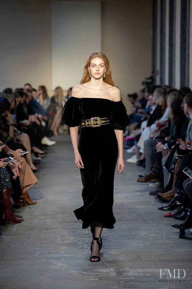 Eliza Kallmann featured in  the Etro fashion show for Autumn/Winter 2019
