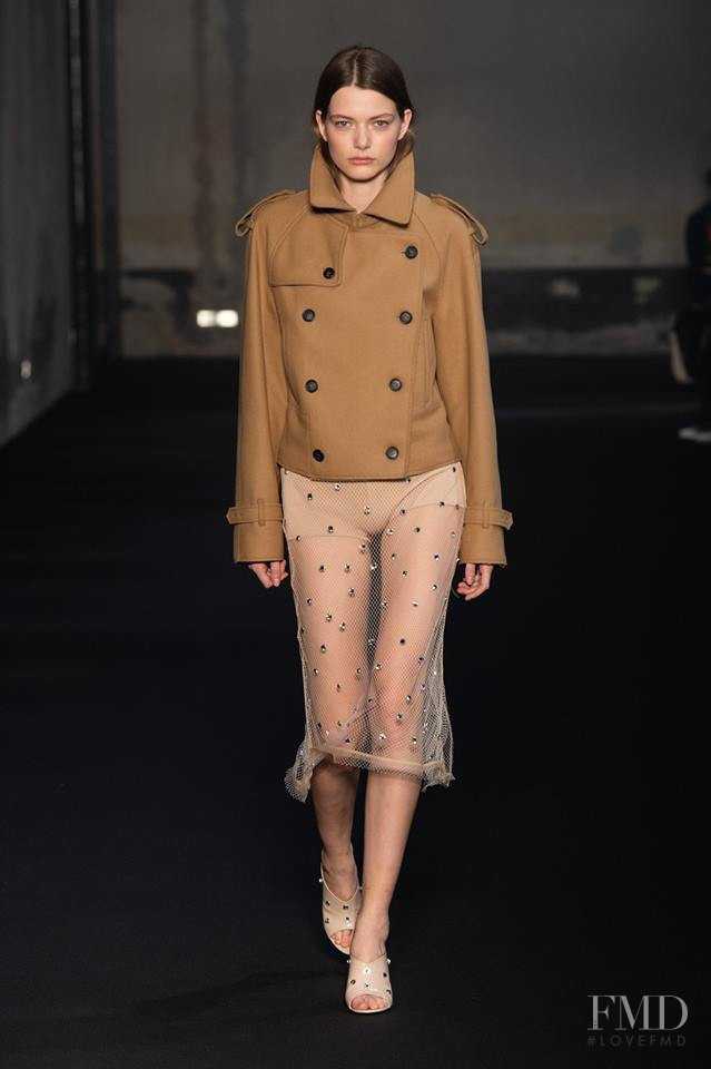 Louise Robert featured in  the N° 21 fashion show for Autumn/Winter 2019