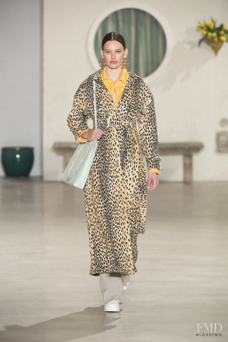 Amanda Murphy featured in  the Jacquemus fashion show for Autumn/Winter 2019