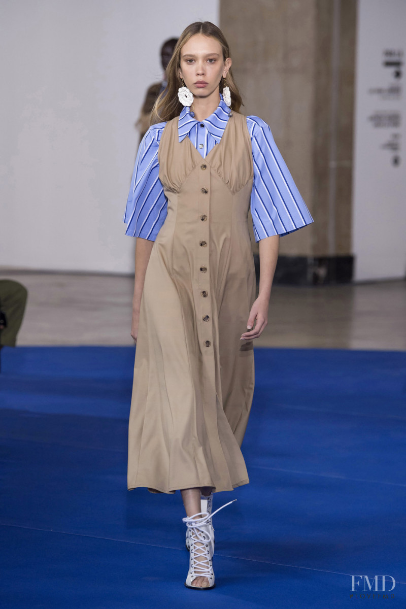 Moira Berntz featured in  the VICTORIA/TOMAS fashion show for Autumn/Winter 2019
