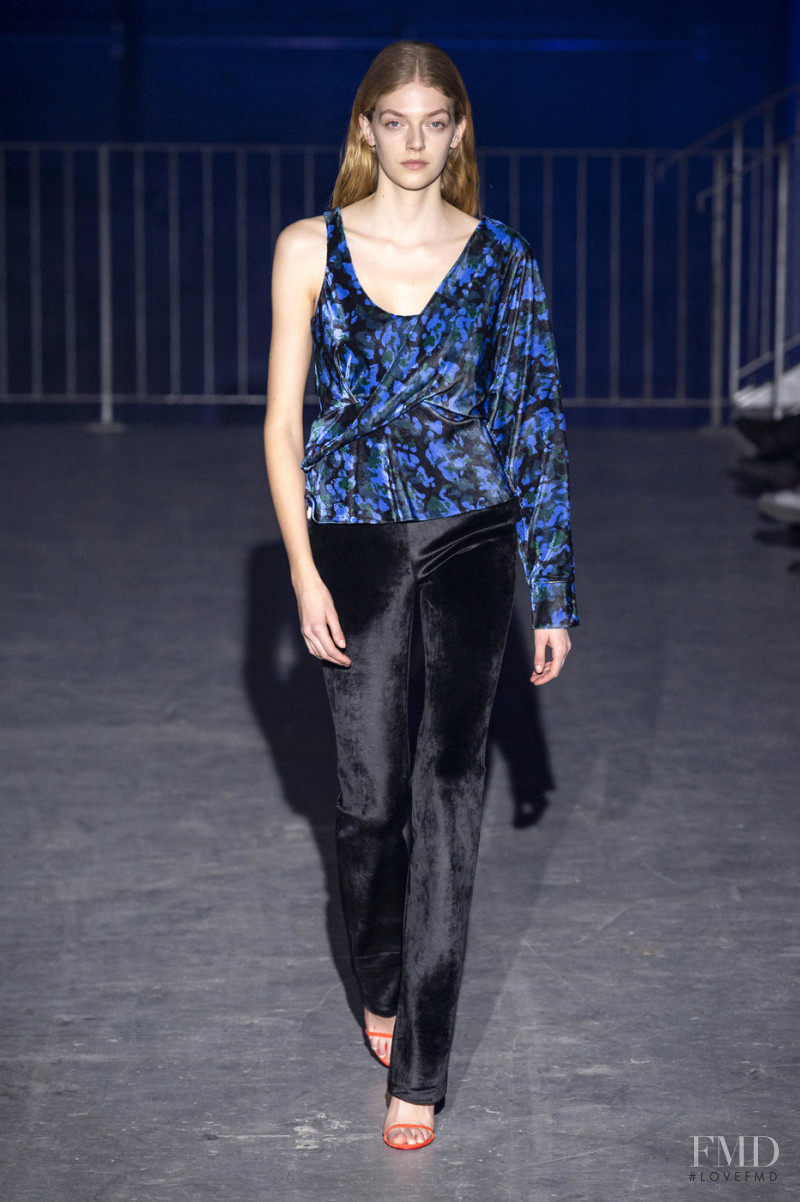 Eliza Kallmann featured in  the Atlein fashion show for Autumn/Winter 2019