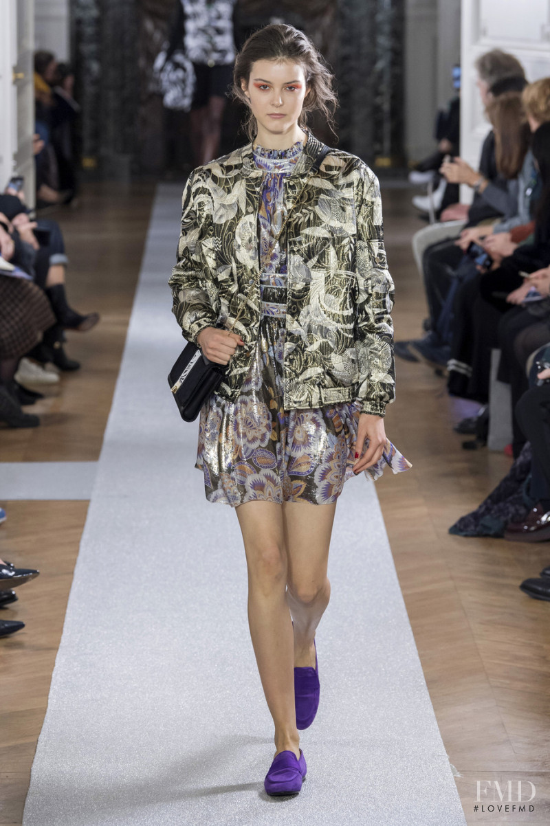 Irina Shnitman featured in  the Leonard fashion show for Autumn/Winter 2019