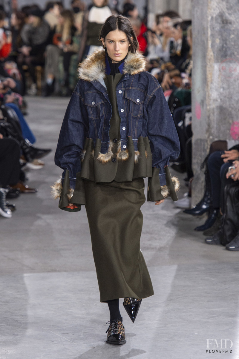 Marte Mei van Haaster featured in  the Sacai fashion show for Autumn/Winter 2019