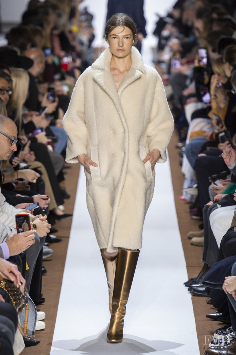 Laura Schoenmakers featured in  the Akris fashion show for Autumn/Winter 2019