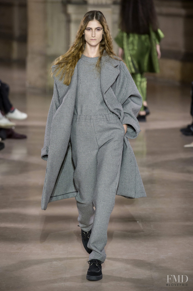Daiane Conterato featured in  the Moon Young Hee fashion show for Autumn/Winter 2019