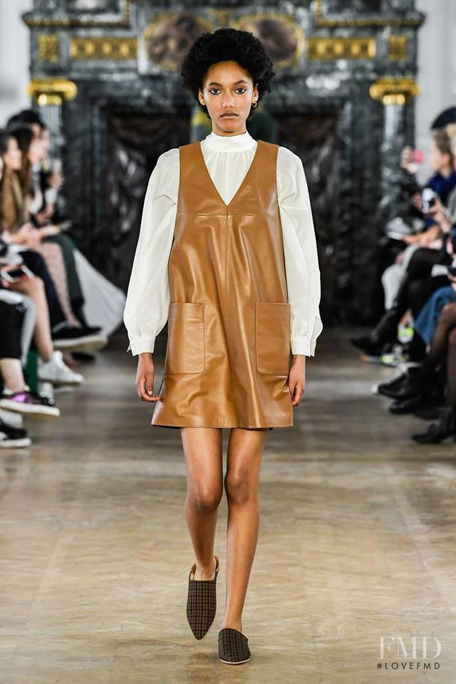 Nobi Talai fashion show for Autumn/Winter 2019