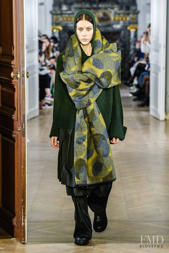 Laurien Van Der Holst featured in  the Nobi Talai fashion show for Autumn/Winter 2019
