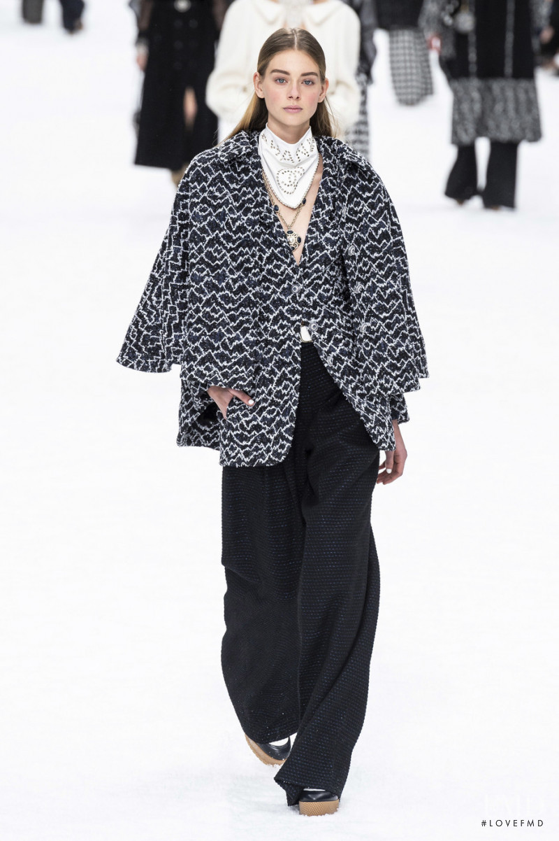 Lauren de Graaf featured in  the Chanel fashion show for Autumn/Winter 2019