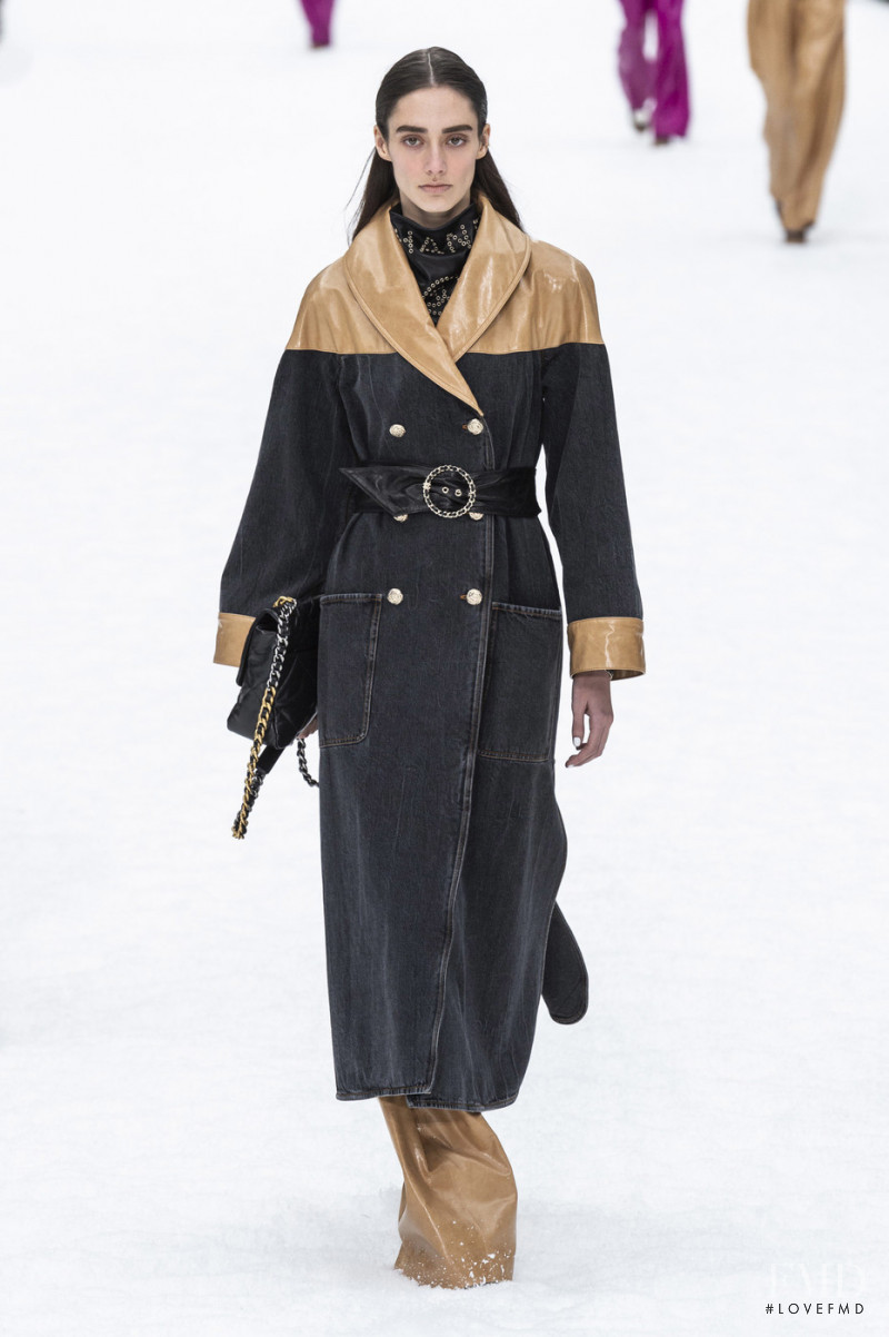 Amanda Googe featured in  the Chanel fashion show for Autumn/Winter 2019