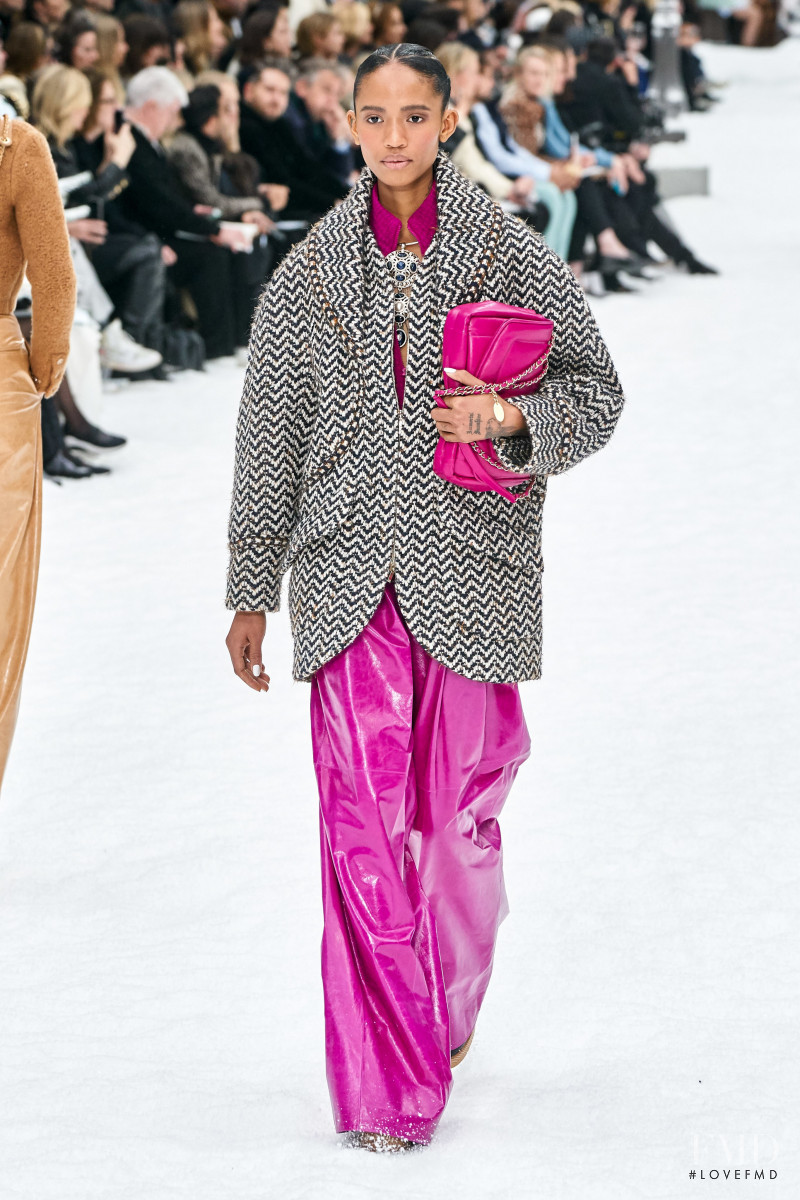 Adesuwa Aighewi featured in  the Chanel fashion show for Autumn/Winter 2019