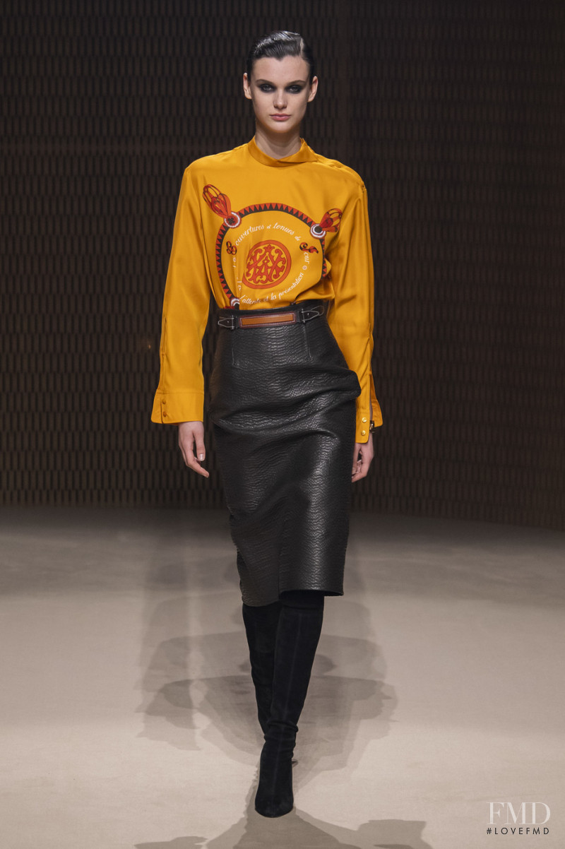 Sara Dijkink featured in  the Hermès fashion show for Autumn/Winter 2019