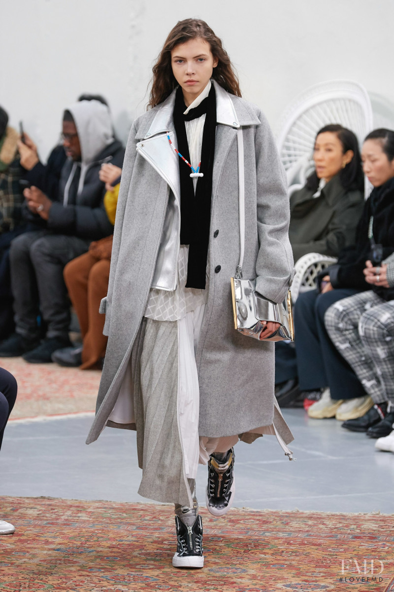 Lea Julian featured in  the Sacai fashion show for Autumn/Winter 2019