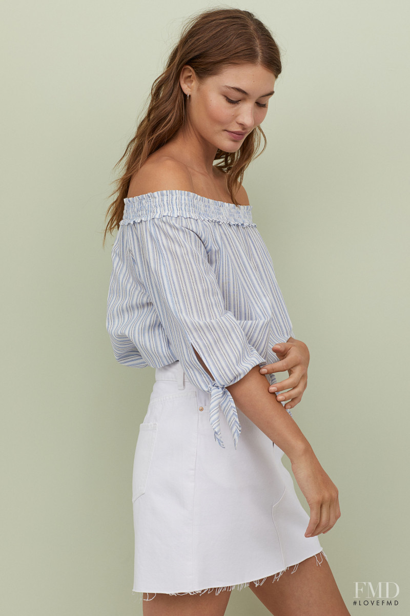 Grace Elizabeth featured in  the H&M catalogue for Spring/Summer 2019