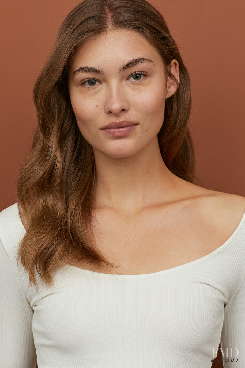 Grace Elizabeth featured in  the H&M catalogue for Spring/Summer 2019