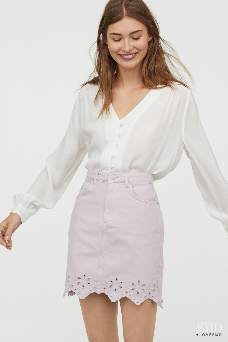 Grace Elizabeth featured in  the H&M catalogue for Spring/Summer 2019