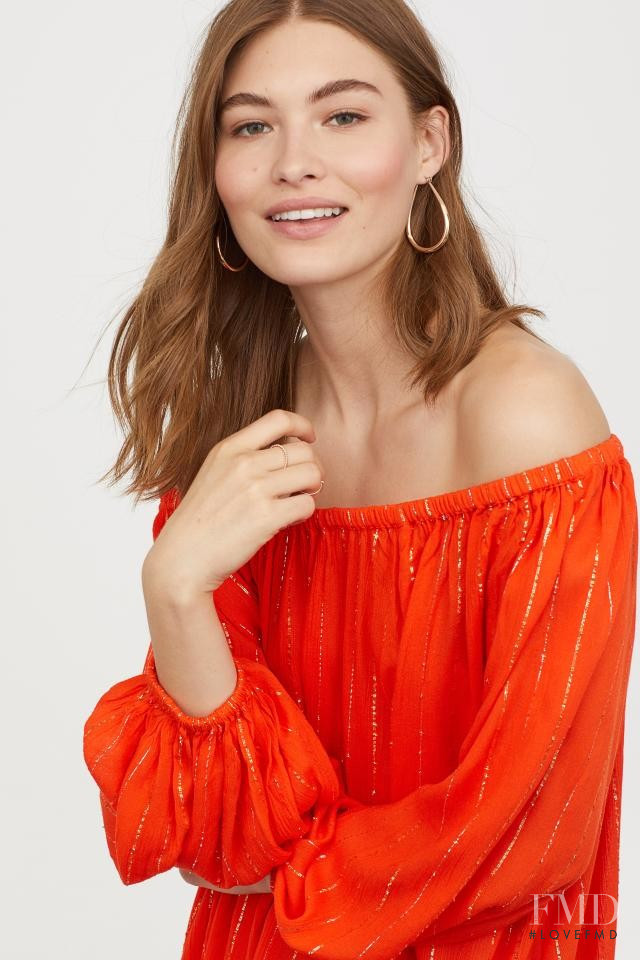 Grace Elizabeth featured in  the H&M catalogue for Summer 2018