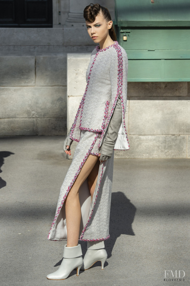 Lea Julian featured in  the Chanel Haute Couture fashion show for Autumn/Winter 2018