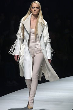 Versace fashion show for Autumn/Winter 2003