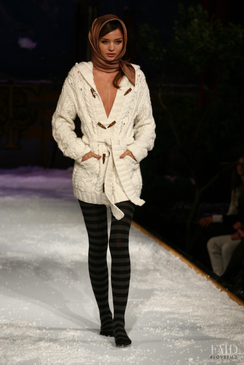 Miranda Kerr featured in  the Trovata fashion show for Autumn/Winter 2006