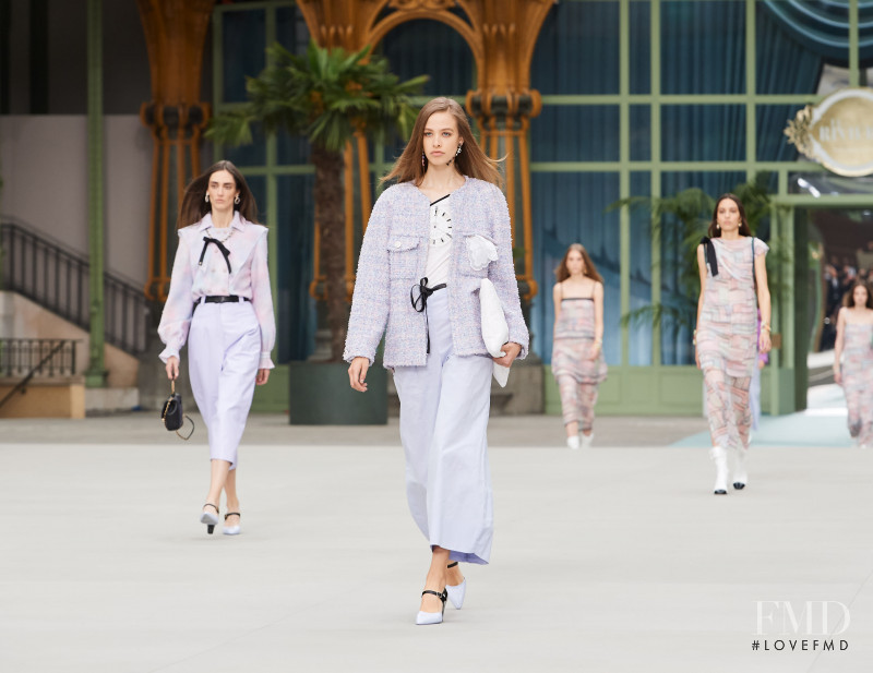 Tessa Buitenhuis featured in  the Chanel fashion show for Cruise 2020