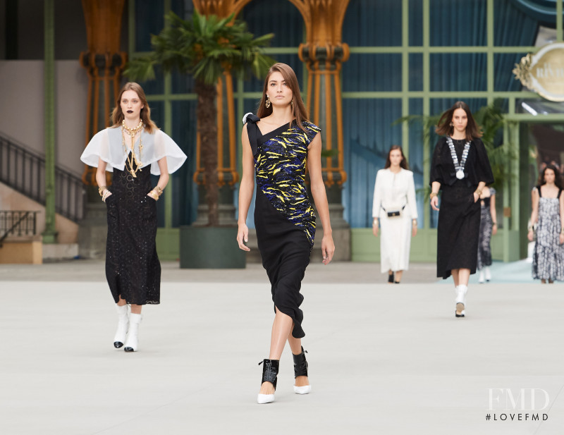 Grace Elizabeth featured in  the Chanel fashion show for Cruise 2020