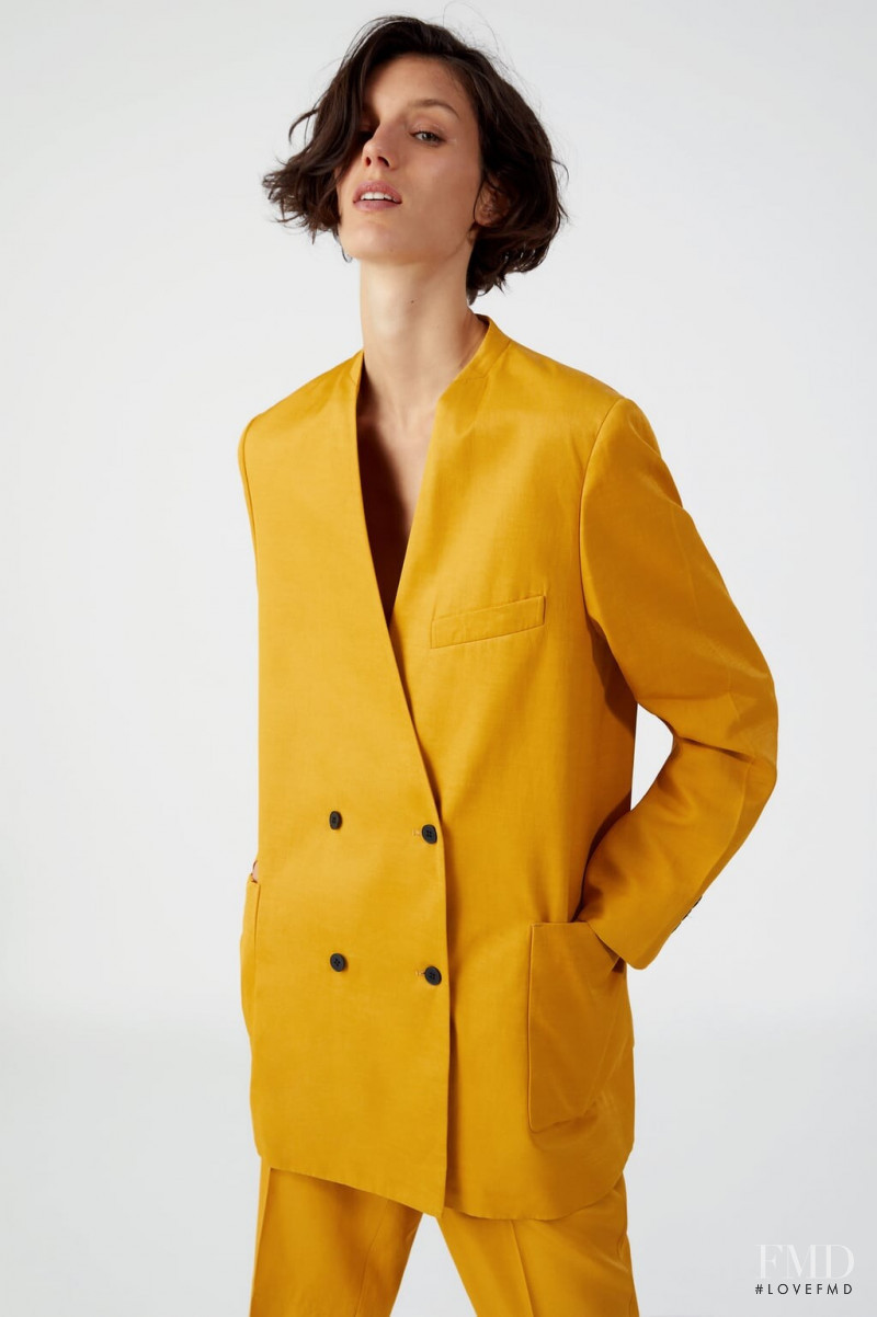 Marte Mei van Haaster featured in  the Zara catalogue for Summer 2019