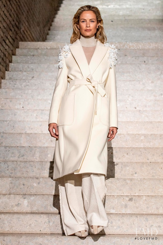 Carolyn Murphy featured in  the Max Mara fashion show for Resort 2020