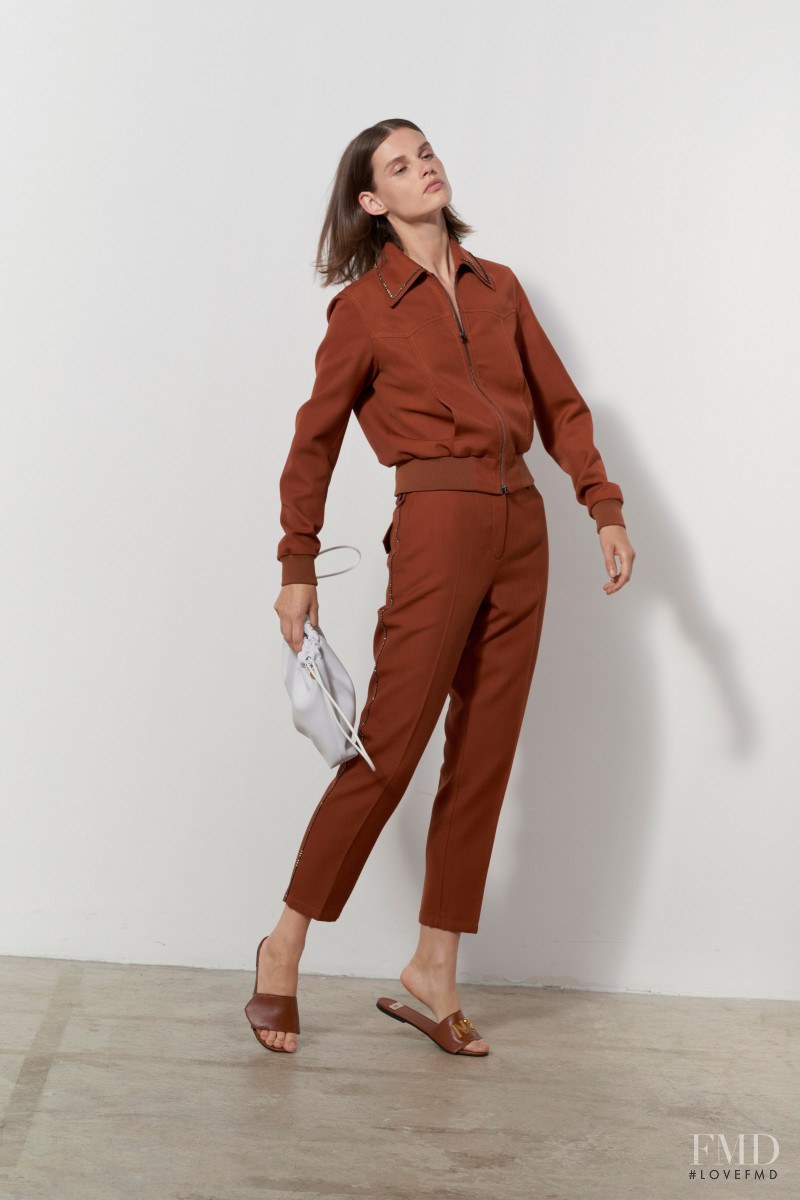 Giedre Dukauskaite featured in  the N° 21 lookbook for Resort 2020