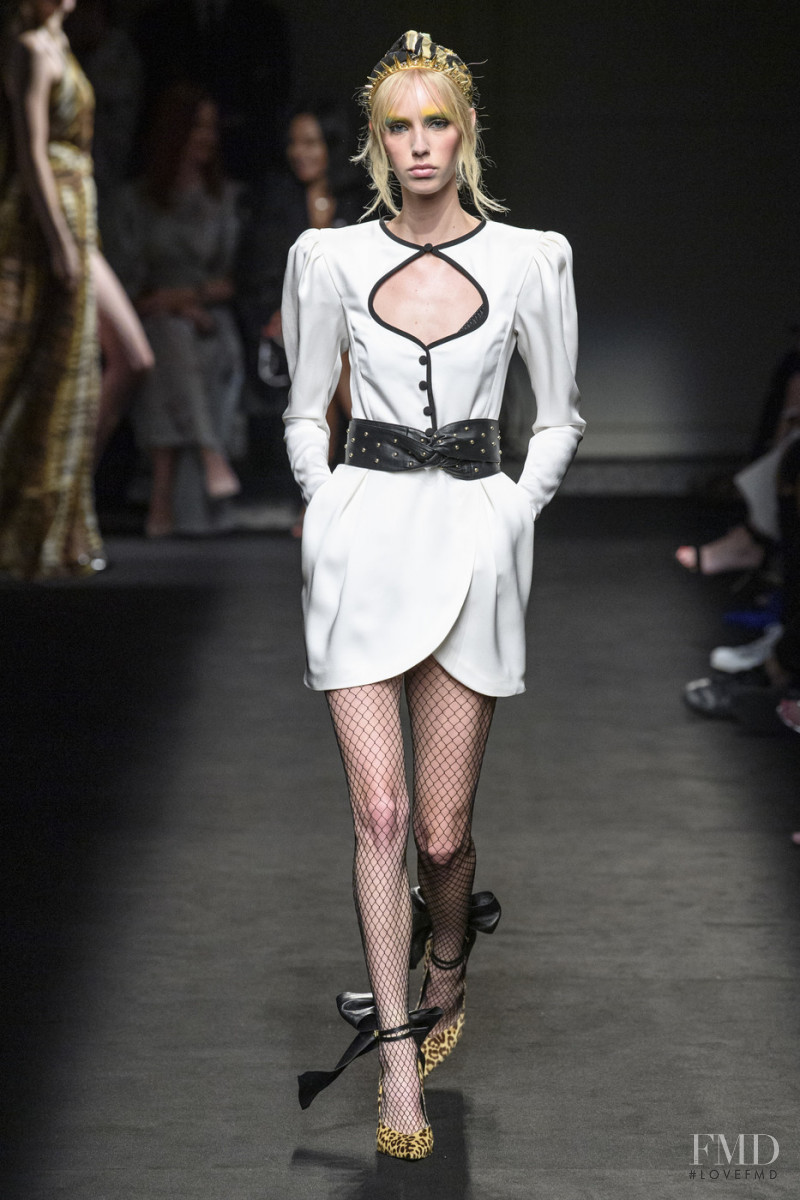 Jessie Bloemendaal featured in  the Dundas fashion show for Autumn/Winter 2019
